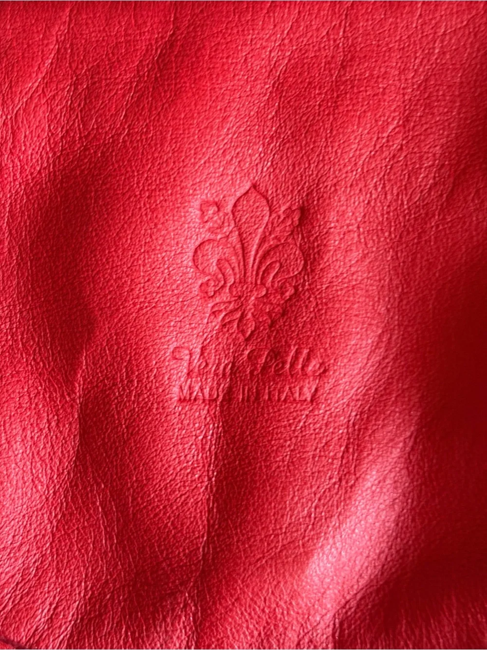 VERA PELLE Red Italian Leather Small Crossbody Bag Charming Round Shape Zipper